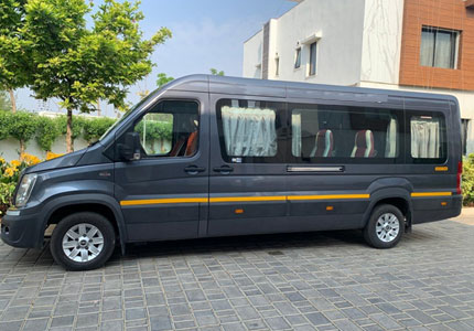 17 Seater Urbania Traveller Rental
